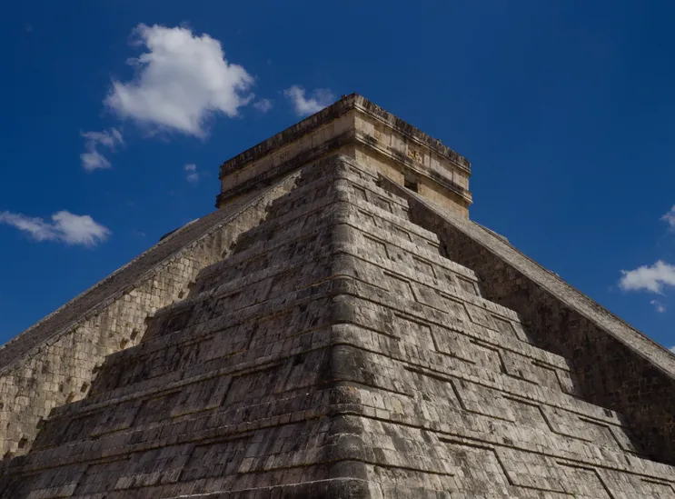 Chicken Itza on a sunny, cloudless day