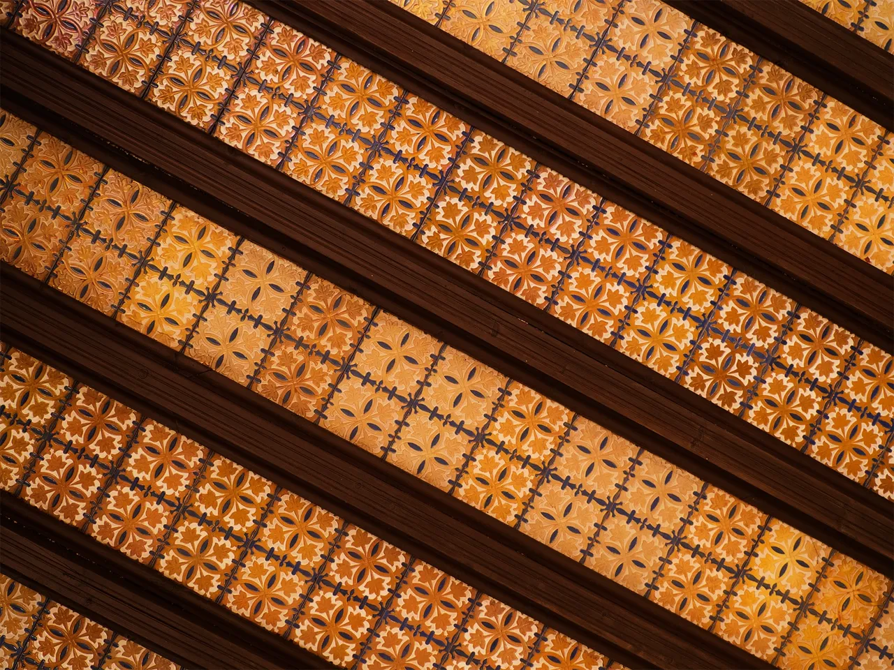 The intricate ceilings of the Royal Alcázar (3 of 4)