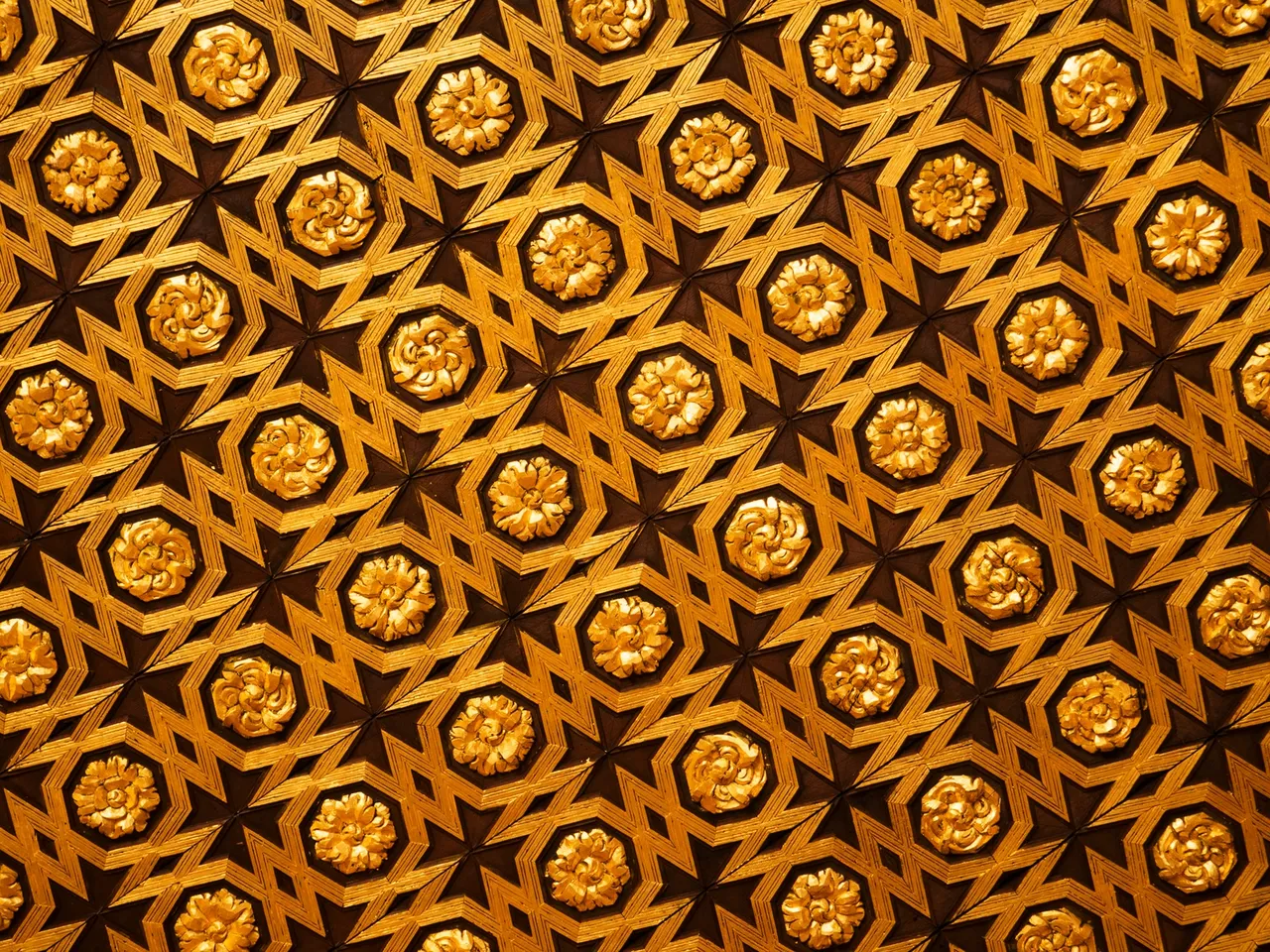 The intricate ceilings of the Royal Alcázar (4 of 4)